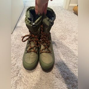 Sorel Olive and Black Winter Boots